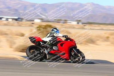 media/Jan-09-2022-SoCal Trackdays (Sun) [[2b1fec8404]]/Turn 8 (1045am)/